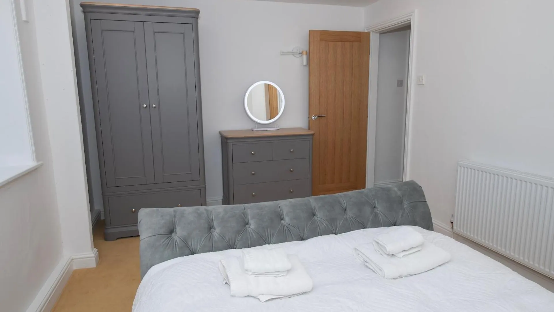 The Hayloft, Sewerby, Bridlington, Wi-Fi & Parking Apartment