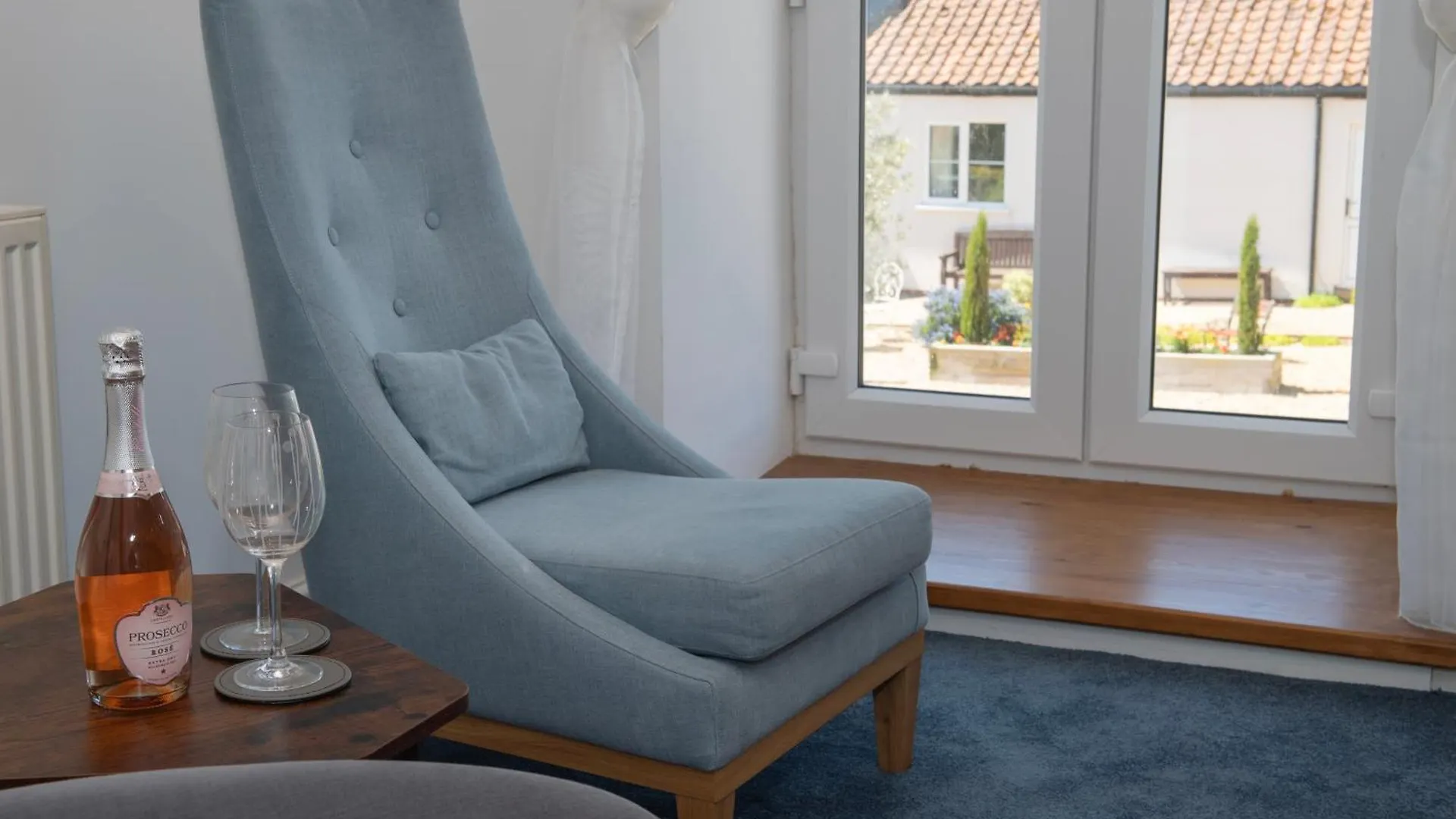 The Hayloft, Sewerby, Bridlington, Wi-Fi & Parking Apartment